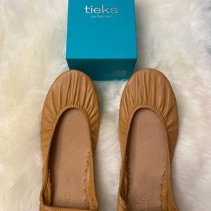 Ballet Flats Size 9 / Tieks by Gavrieli / Color: Camel (Tan)